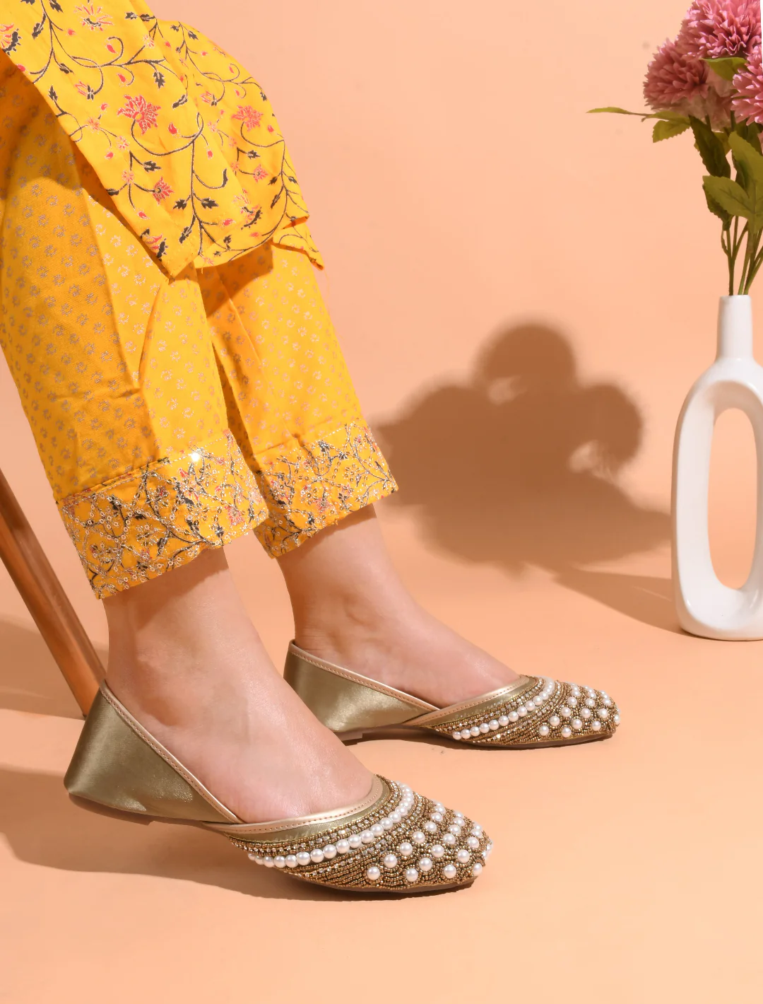 Ethnic Embellished Square Toe Jutti - Image 27