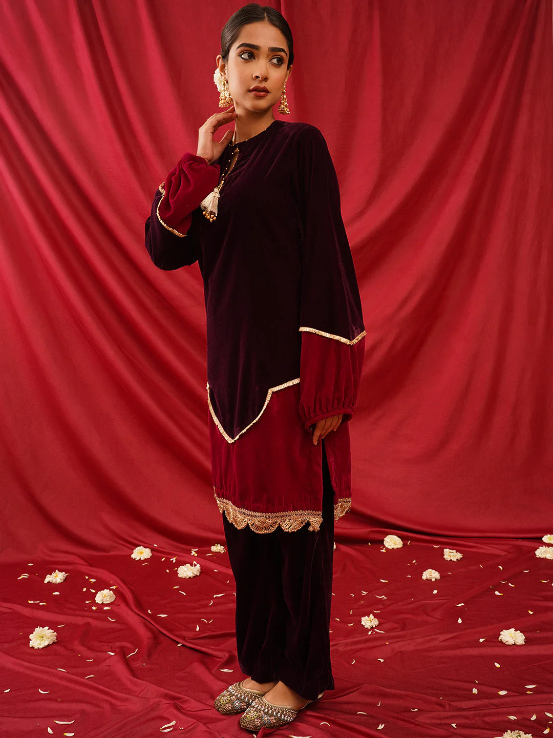 JM Looks Floral Embroidered Beaded Jutti - Image 6
