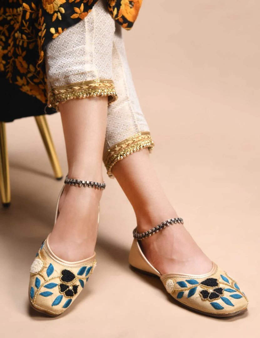 Jm Looks Floral Embroidered Juttis for Women - Image 2