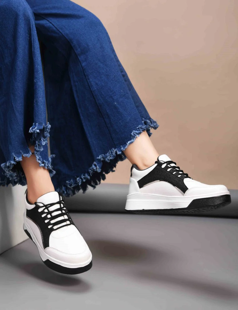 JM Looks Chunky Platform Sneaker with Glitter Accent and Lace-Up Style - Image 5